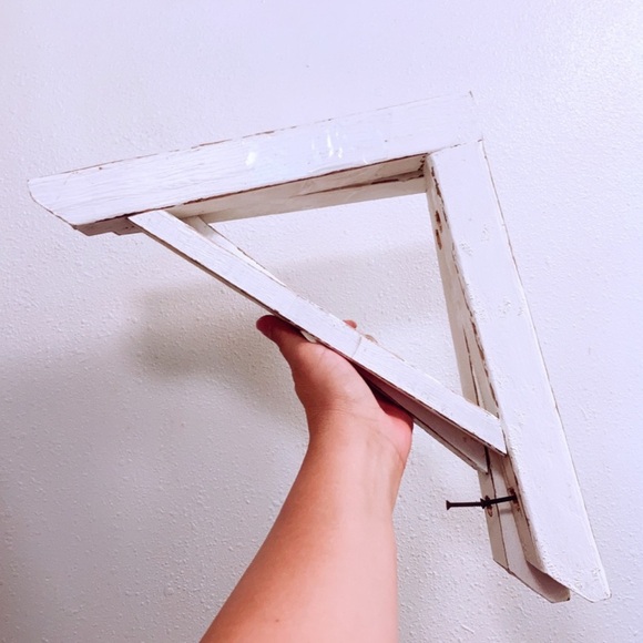 Old Carriage House White Distressed Painted WoodCorbel Set